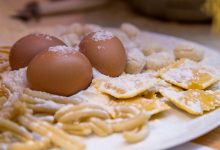 Preparation of pasta with flour and eggs