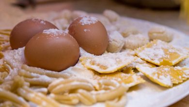 Preparation of pasta with flour and eggs