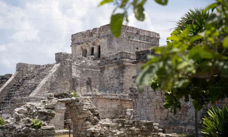 Ancient mayan ruins of tulum in mexico