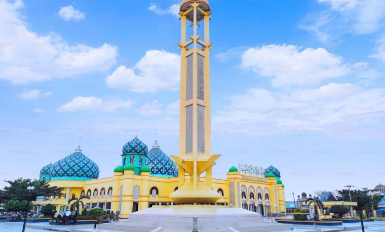 A beautiful view of the great mosque of alkaromah